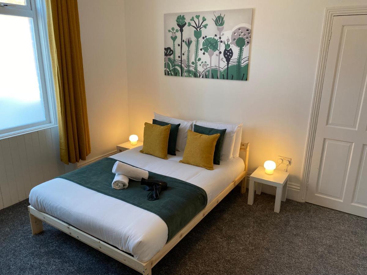 Kitchener - Wonderful 2-Bedroom Apt Sleeps 5 Free Parking Free Wifi ゲーツヘッド エクステリア 写真