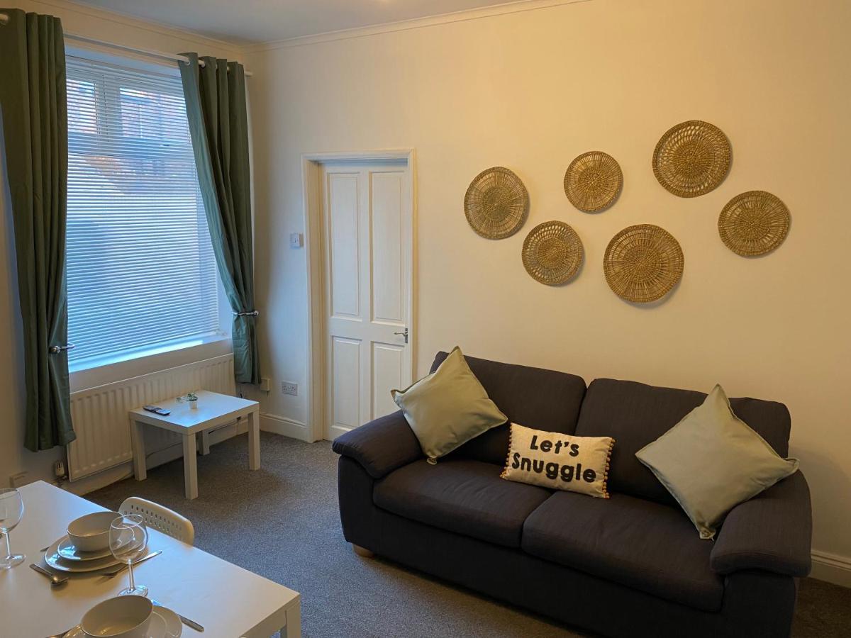 Kitchener - Wonderful 2-Bedroom Apt Sleeps 5 Free Parking Free Wifi ゲーツヘッド エクステリア 写真